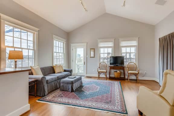 1101 Castle Ct